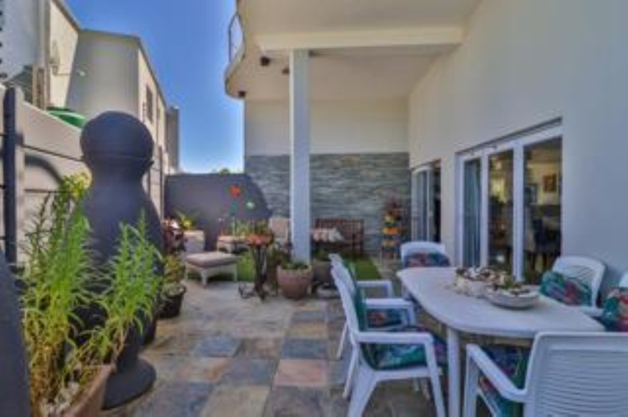 5 Bedroom Property for Sale in Van Riebeeckstrand Western Cape